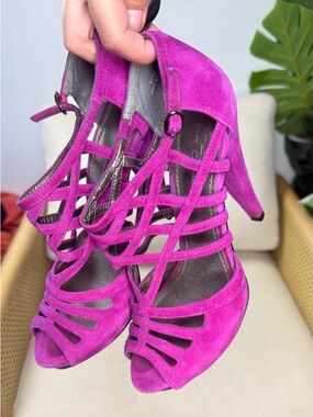 Linea Paolo “Jacadia” Magenta Suede Cage Heels Size 8.5